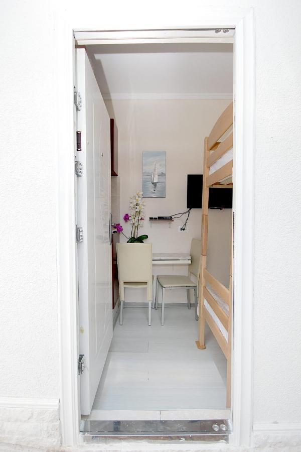 Studio Apartman Sveti Stefan Apartamento Exterior foto